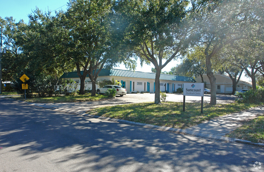 7451-7499 9th St N, Saint Petersburg, FL à louer - Photo du b timent - Image 1 de 2