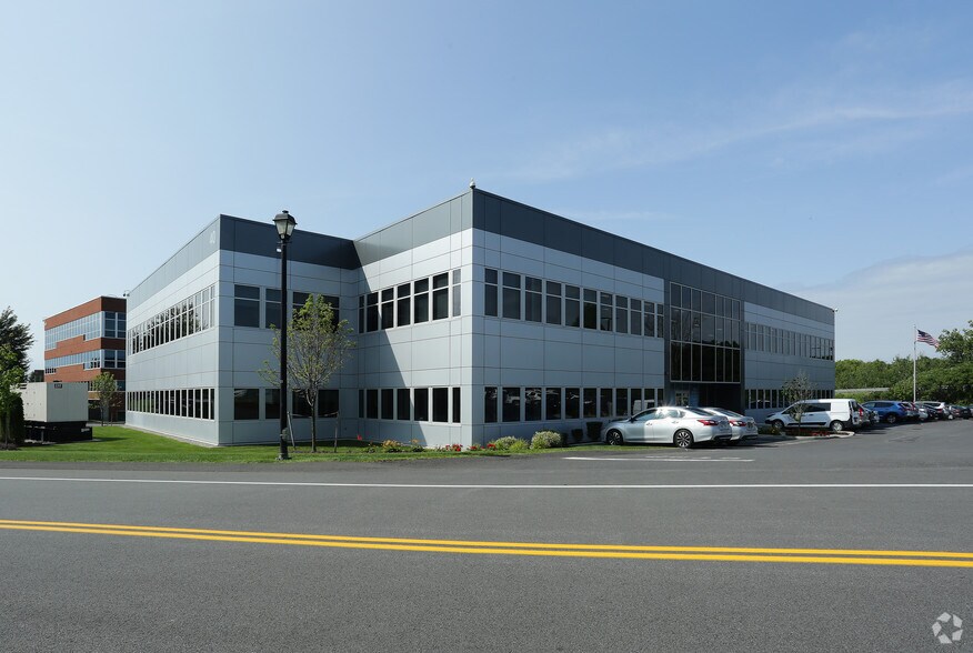 40 Century Hill Dr, Latham, NY for lease - Primary Photo - Image 2 of 4