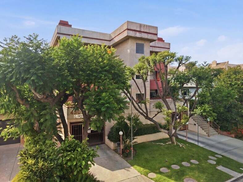 4303 Cedros Ave, Sherman Oaks, CA à vendre - Photo du bâtiment - Image 2 de 16