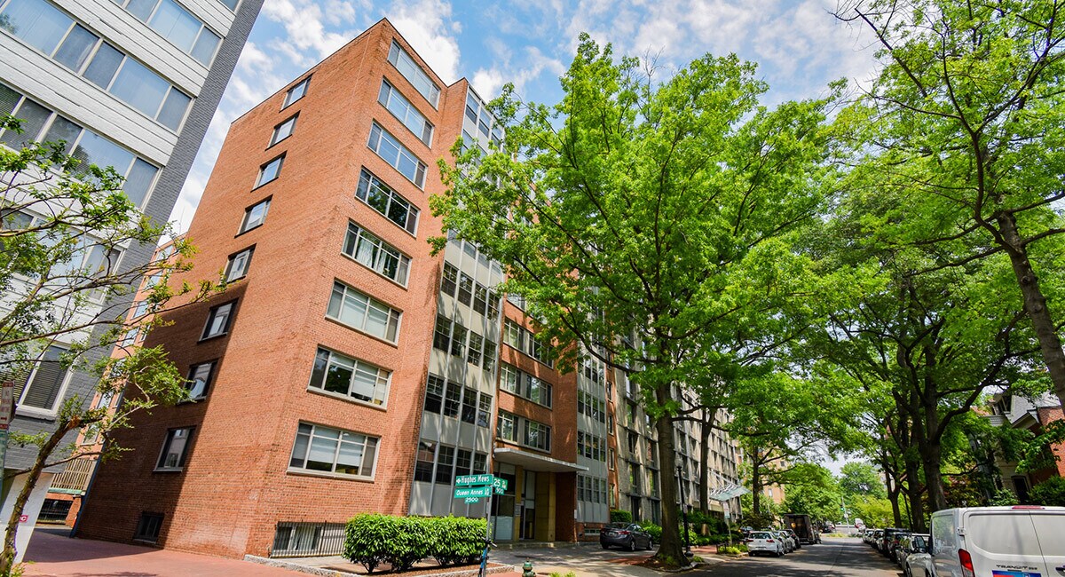 940 25th St NW, Washington, DC à vendre Photo du bâtiment- Image 1 de 8