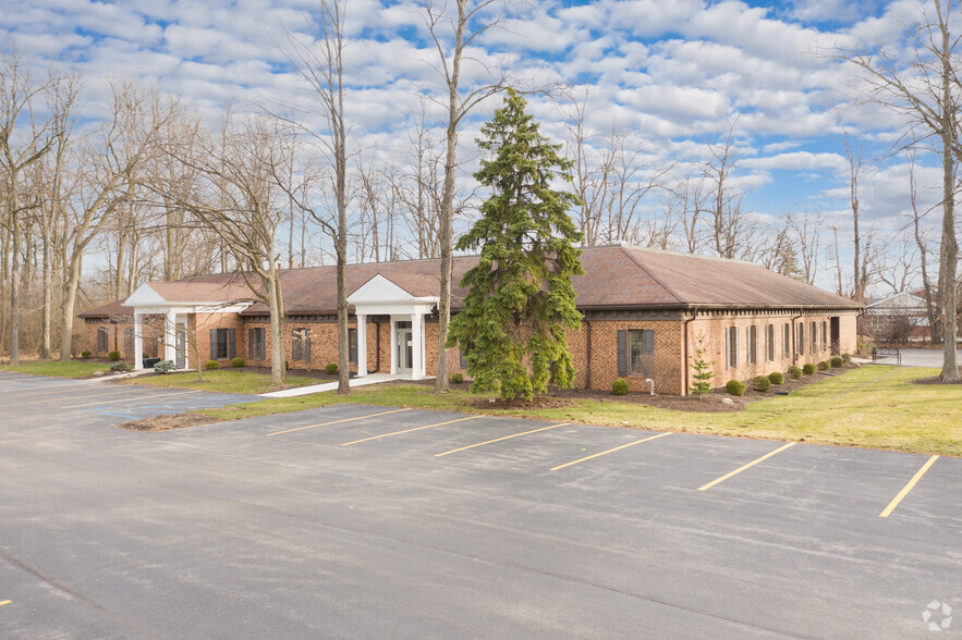 1915 Indian Wood Cir, Maumee, OH à vendre - Photo principale - Image 1 de 1