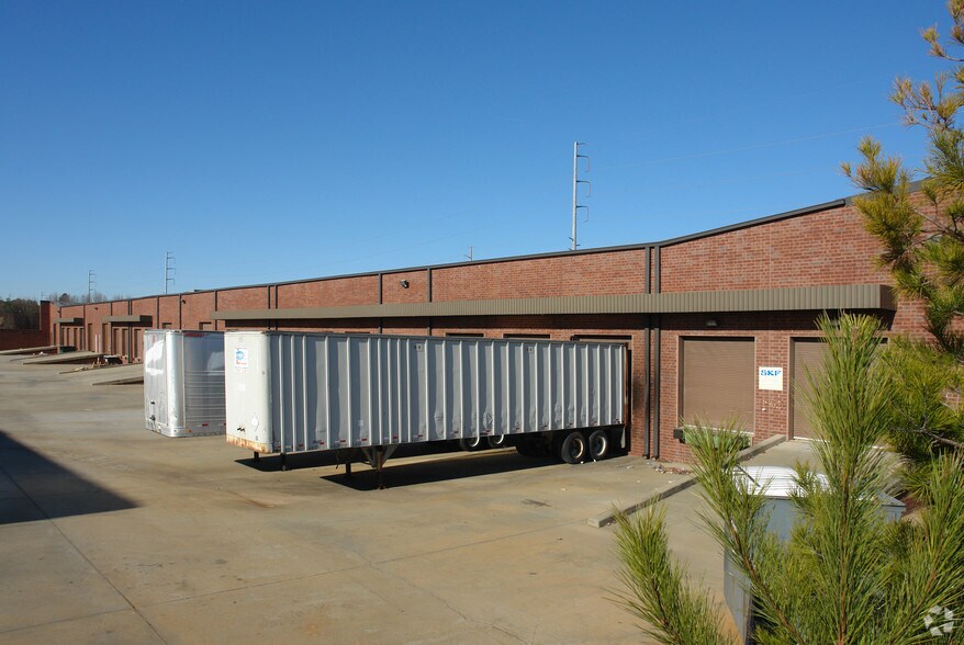 2880 N Berkeley Lake Rd NW, Duluth, GA à louer - Photo du bâtiment - Image 2 de 2