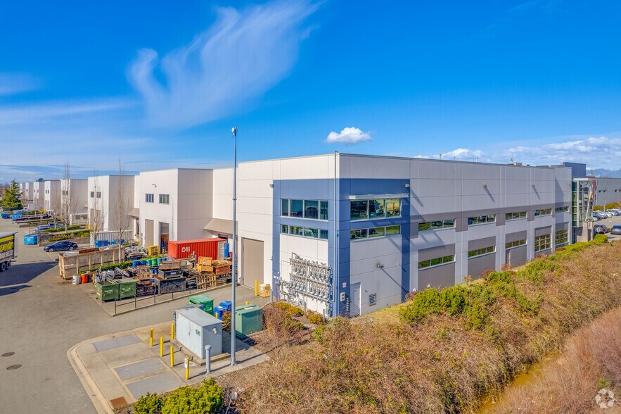 6951 72nd St, Delta, BC à vendre - Photo du bâtiment - Image 3 de 4