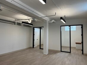 4410 N Ravenswood Ave, Chicago, IL for lease Interior Photo- Image 2 of 4