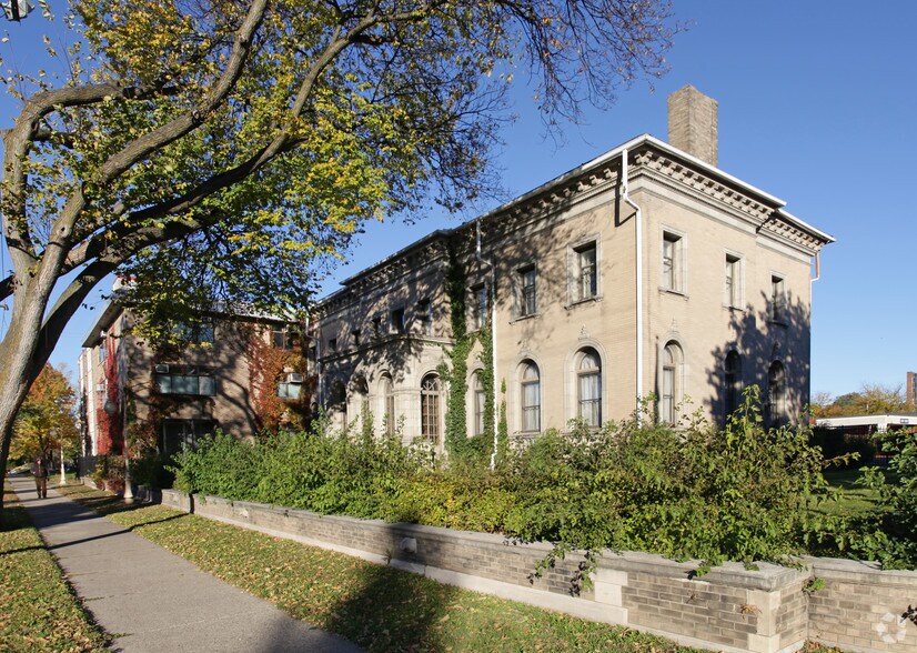 2118 Blaisdell Ave, Minneapolis, MN for sale - Primary Photo - Image 2 of 33