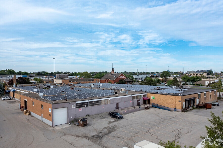287 Bridgeland Ave, Toronto, ON for lease - Building Photo - Image 2 of 4