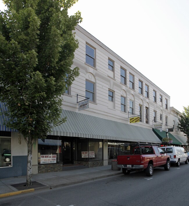 Plus de détails pour 631-671 S Main St, Lebanon, OR - Multi-résidentiel à vendre