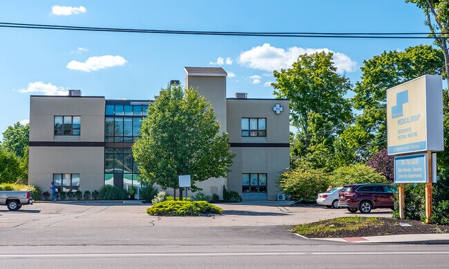 Plus de détails pour 312 Bedford St, Whitman, MA - Bureau à vendre