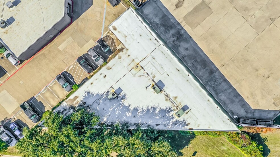 1929 Old Denton Rd, Carrollton, TX for sale - Aerial - Image 2 of 35