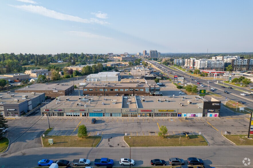 7400 Macleod Trl S, Calgary, AB à louer - Aérien - Image 3 de 6