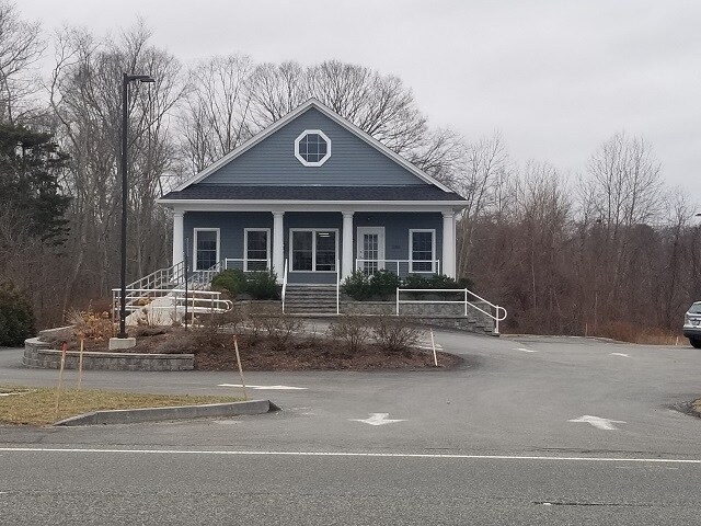 2302 Gar Hwy, Swansea, MA à louer - Photo du bâtiment - Image 3 de 14