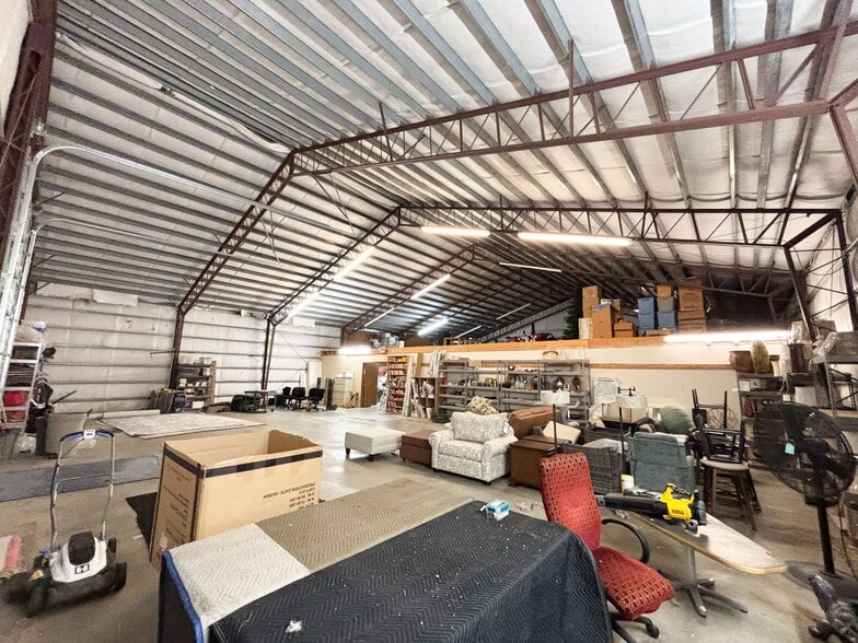 1310 N Kelly Ave, Nixa, MO for lease - Building Photo - Image 3 of 10