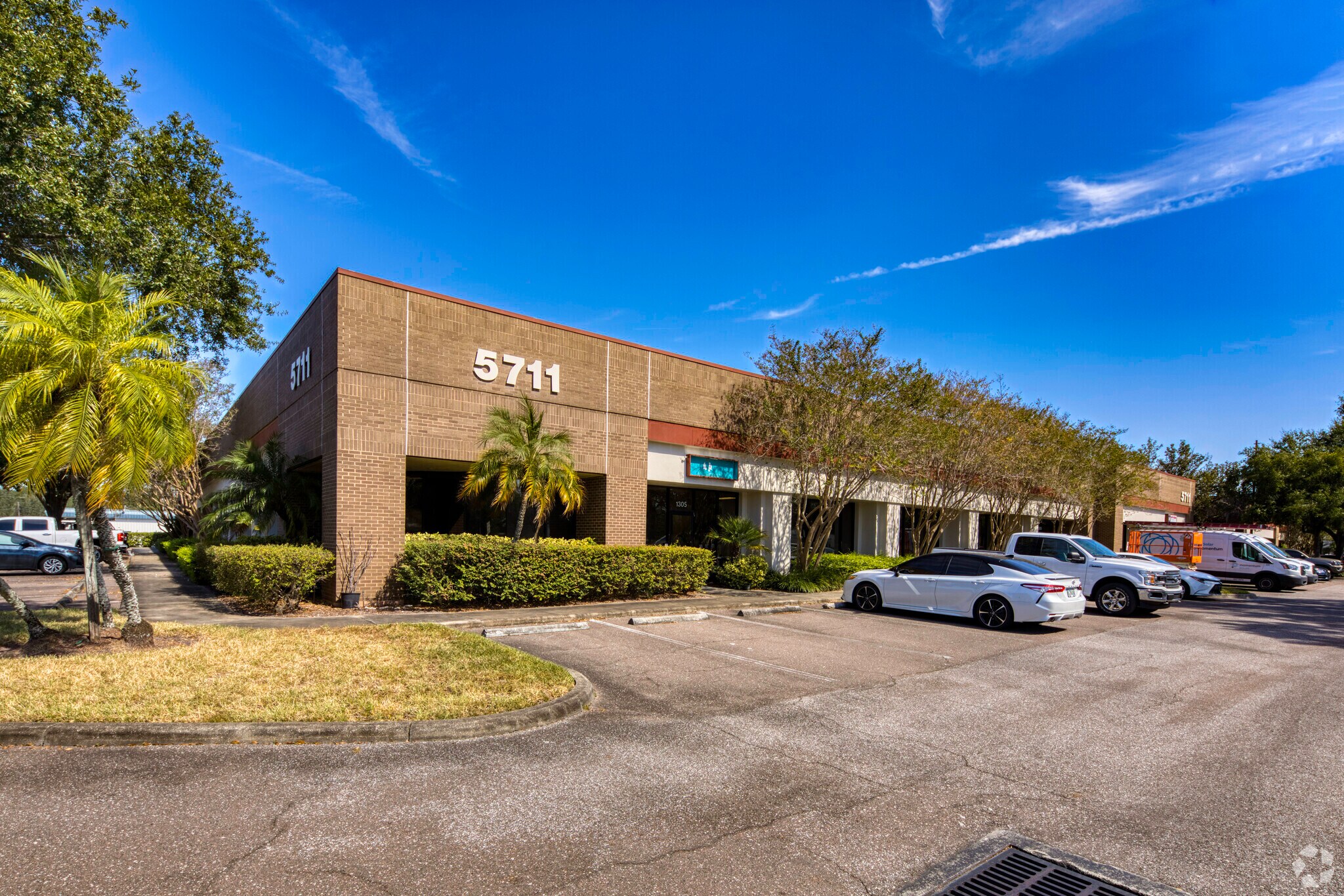 5525 Johns Rd, Tampa, FL for lease Primary Photo- Image 1 of 3