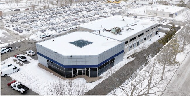 Plus de détails pour 535 Middle Country Rd, Saint James, NY - Commerce de détail à vendre