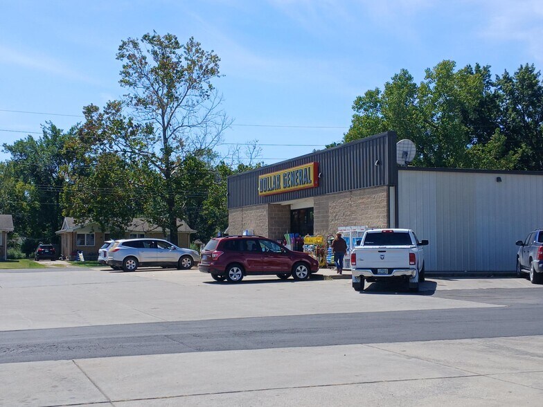 605 Holly St, Pleasanton, KS à vendre - Photo du bâtiment - Image 2 de 8