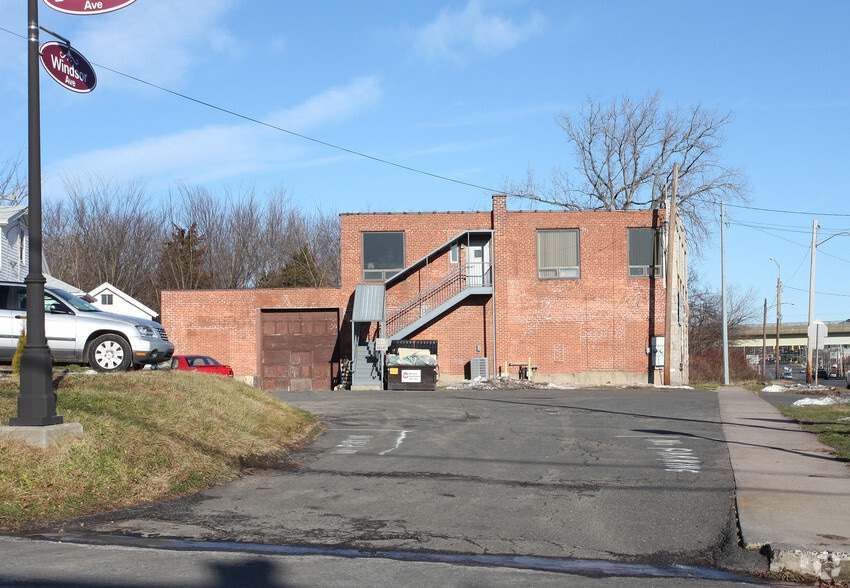 457 Windsor Ave, Windsor, CT à vendre - Photo du bâtiment - Image 3 de 3