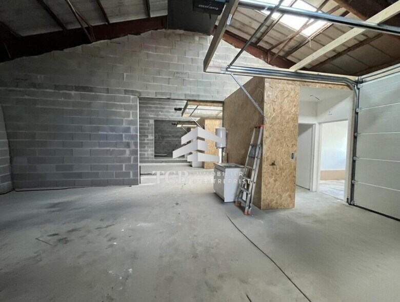 Flex dans Haute-Goulaine à louer - Photo du bâtiment - Image 2 de 8
