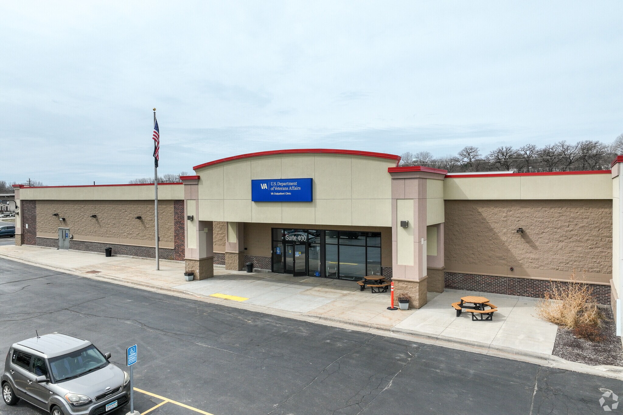 3551 Commercial Dr SW, Rochester, MN à louer Photo du bâtiment- Image 1 de 8