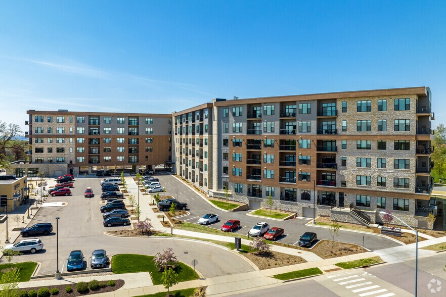 915 North Star Dr, Madison, WI à louer - Photo du bâtiment - Image 3 de 9