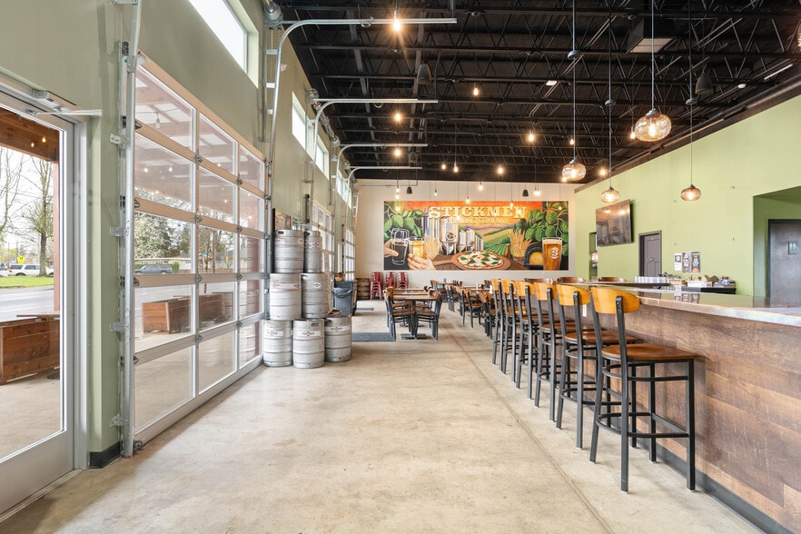 1031 NE Lafayette Ave, Mcminnville, OR for sale - Building Photo - Image 3 of 34