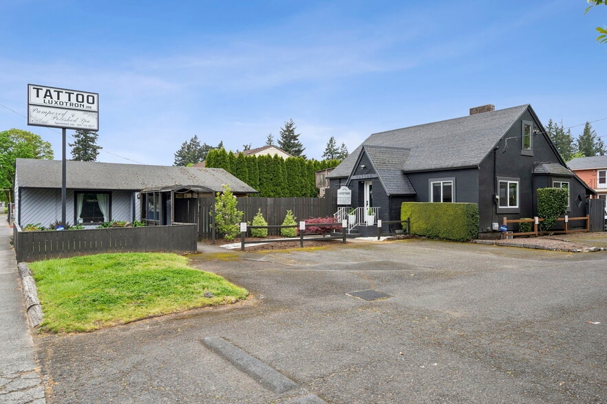 17641 SE Stark St, Portland, OR for sale - Building Photo - Image 1 of 54