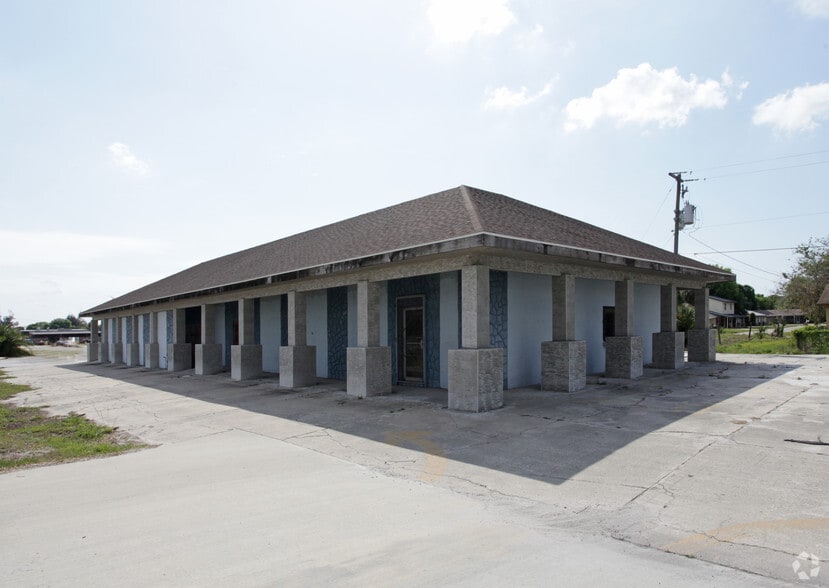 2054 Hwy 70 W, Okeechobee, FL à vendre - Photo principale - Image 1 de 5