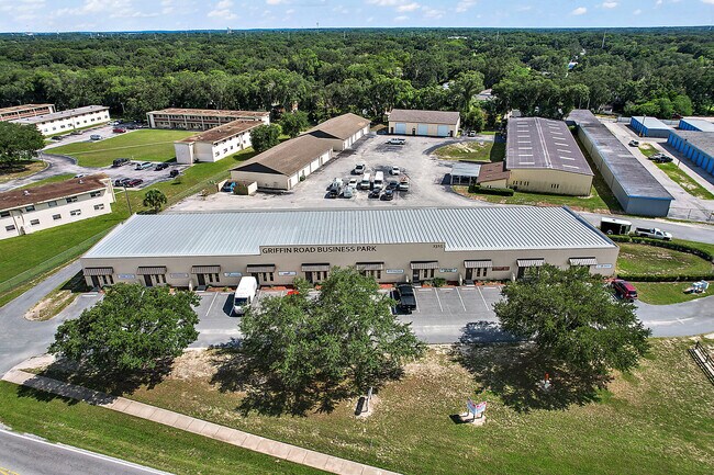 Plus de détails pour 2323 Griffin Rd, Leesburg, FL - Industriel à louer