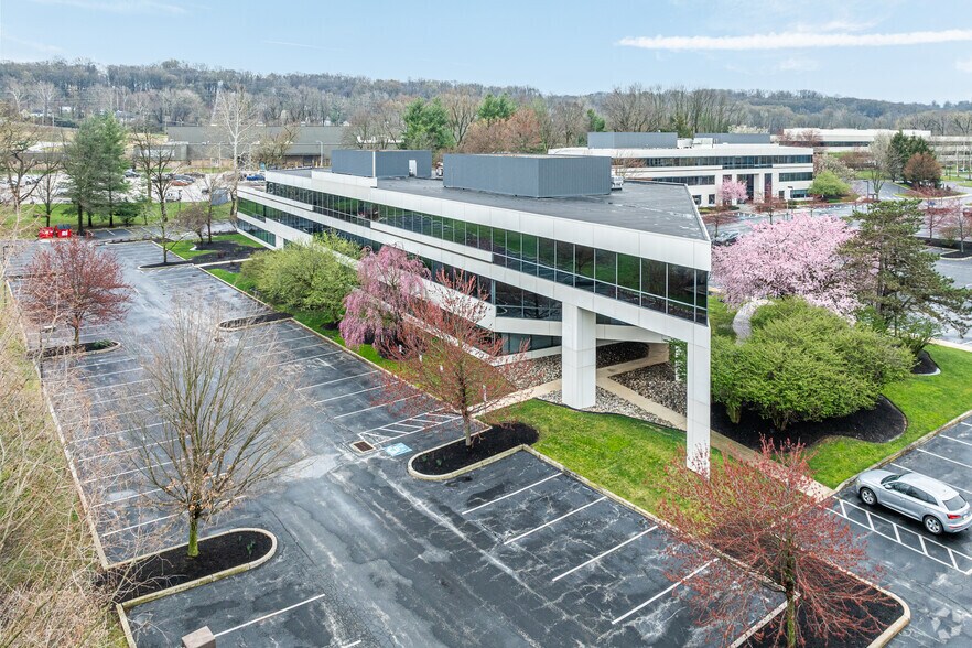 1180 W Swedesford Rd, Berwyn, PA à louer - Photo du bâtiment - Image 3 de 5