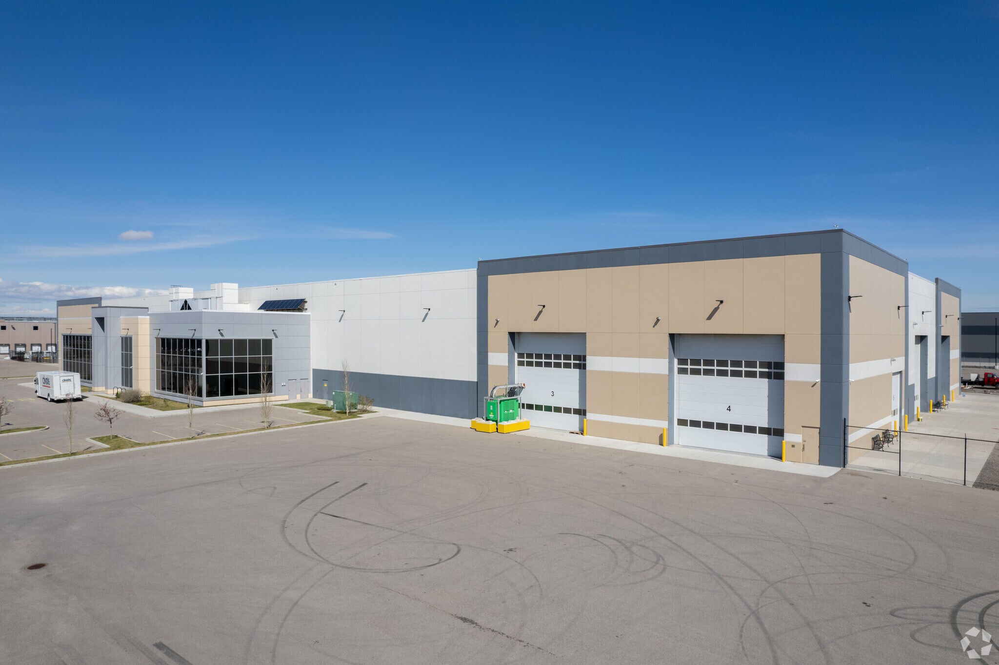 6740 76th Ave SE, Calgary, AB for sale Primary Photo- Image 1 of 1