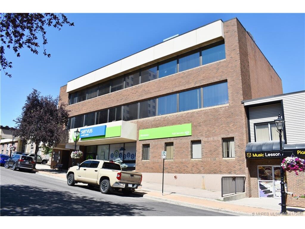 556 4 St SE, Medicine Hat, AB for sale Primary Photo- Image 1 of 1