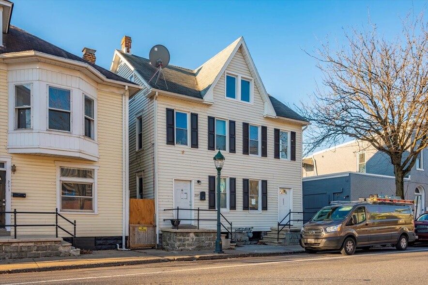 207-209 E Washington st, Hagerstown, MD à vendre - Photo principale - Image 1 de 1