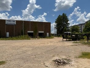 5408 Interstate Dr, Shreveport, LA for lease Interior Photo- Image 2 of 3