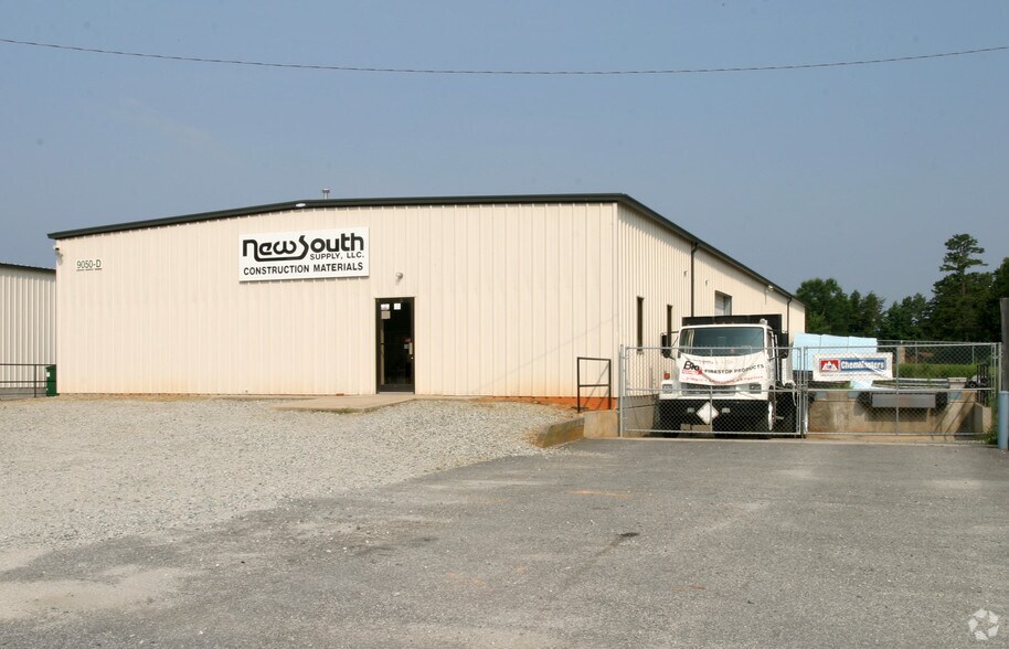9050 W Market St, Colfax, NC à louer - Photo du bâtiment - Image 3 de 6