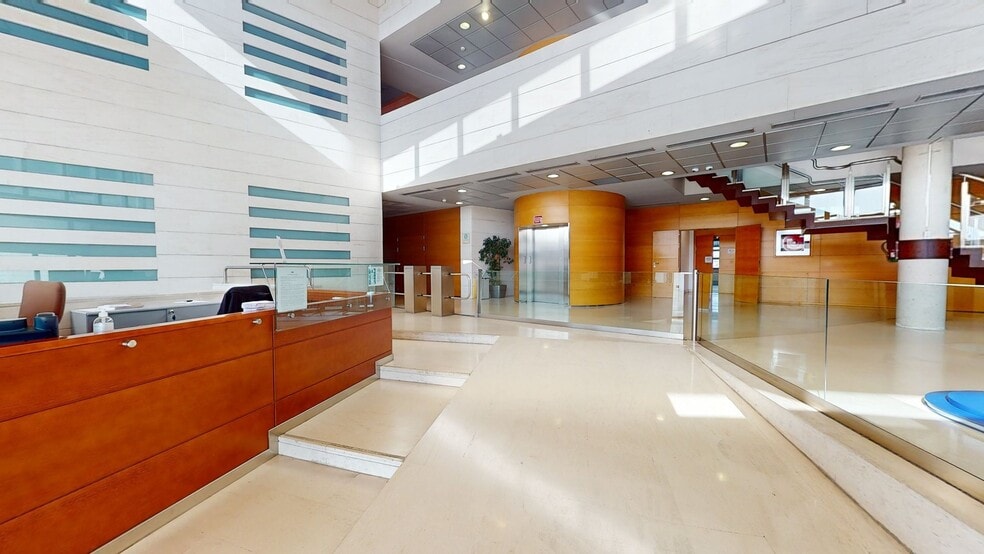 Calle Caléndula, 13, Alcobendas, Madrid for lease - Matterport 3D Scan - Image 3 of 27