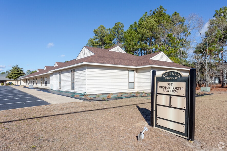 5841-5851 Ramsey St, Fayetteville, NC for lease - Building Photo - Image 3 of 22