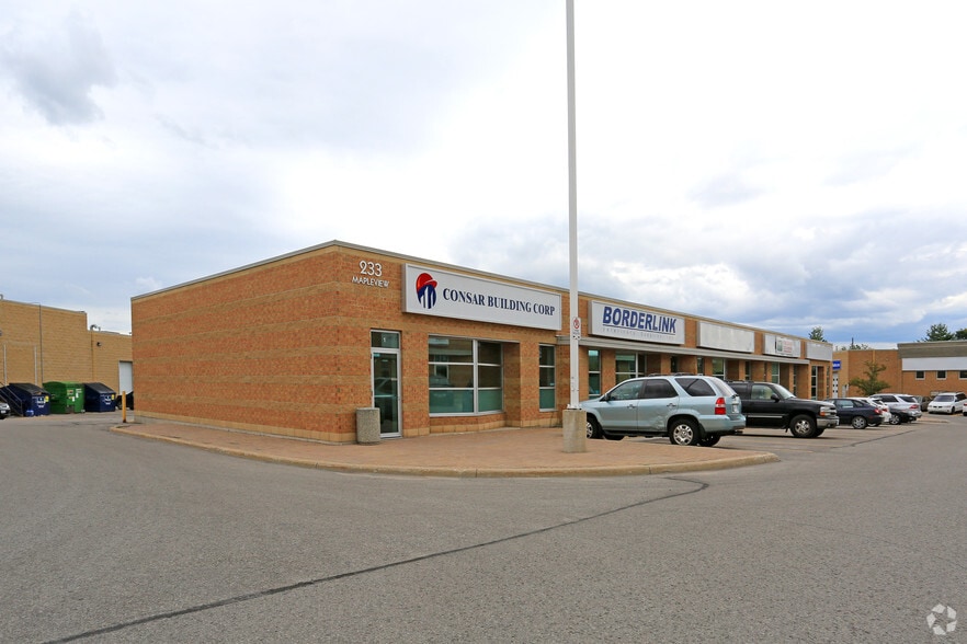 233 Mapleview Dr E, Barrie, ON for lease - Primary Photo - Image 1 of 5