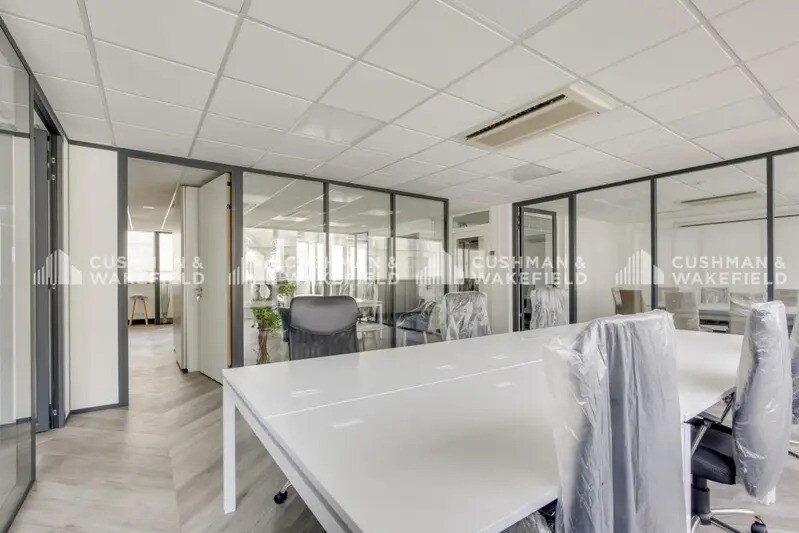 123-129 Rue Victor Hugo, Levallois-Perret for lease - Building Photo - Image 3 of 14
