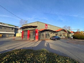 820 Marine Dr, North Vancouver, BC à louer Photo du bâtiment- Image 1 de 2