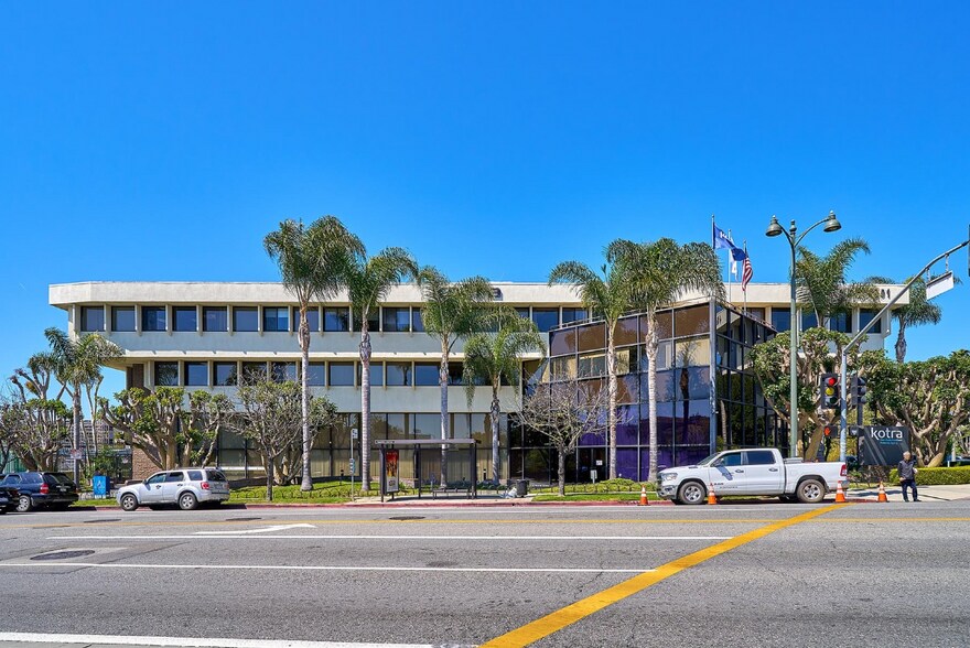 4801 Wilshire Blvd, Los Angeles, CA à louer - Photo du bâtiment - Image 2 de 11