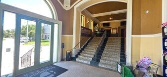 302 Grove St N, Saint Petersburg, FL for sale - Interior Photo - Image 2 of 10