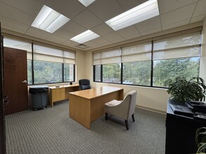 4375 N Vantage Dr, Fayetteville, AR for lease Interior Photo- Image 2 of 4