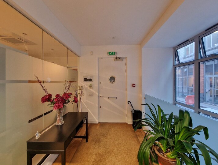 6 Honduras St, Londres à vendre - Photo du bâtiment - Image 3 de 6