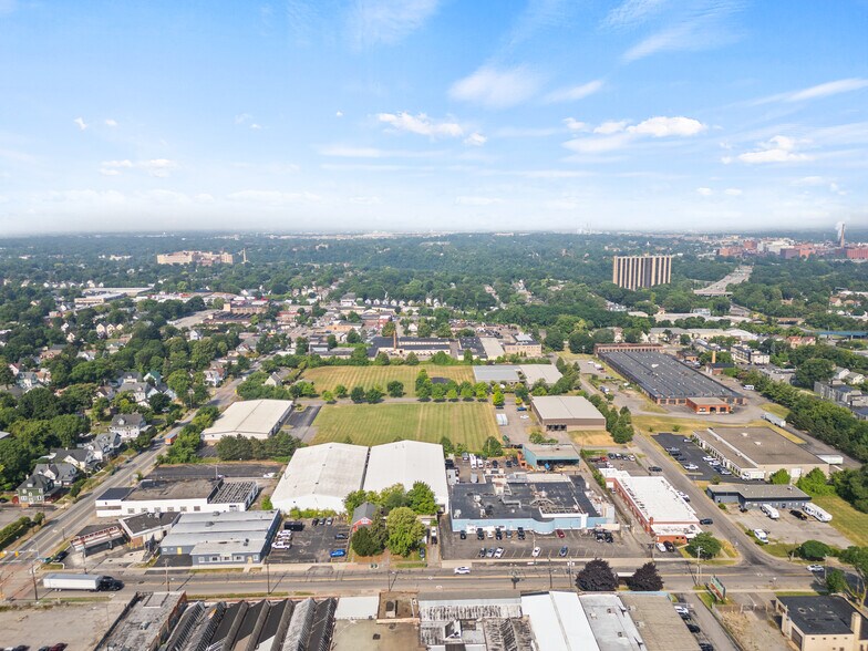 69 Seneca Ave, Rochester, NY à vendre - Photo du bâtiment - Image 3 de 19