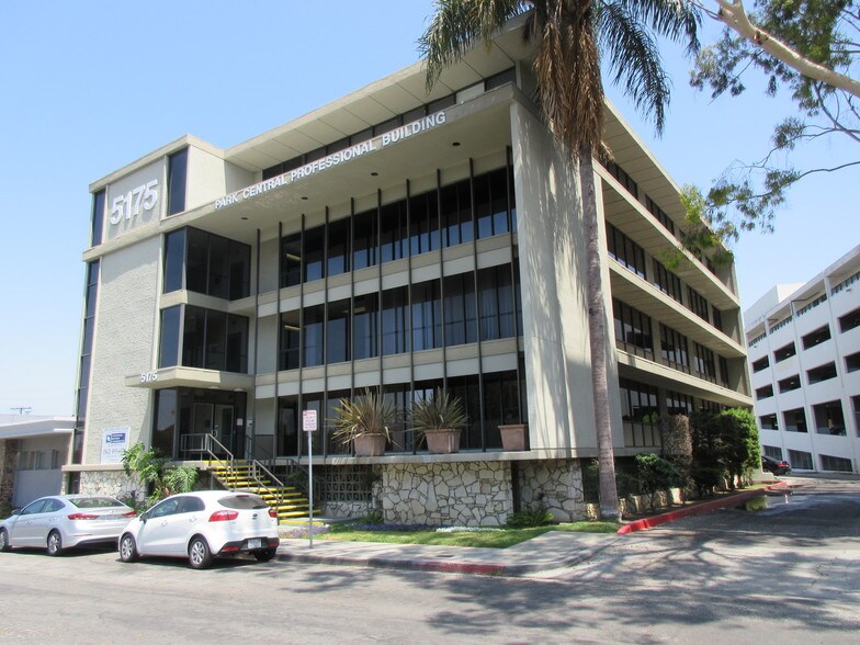 5175 E Pacific Coast Hwy, Long Beach, CA à louer - Photo du bâtiment - Image 2 de 9