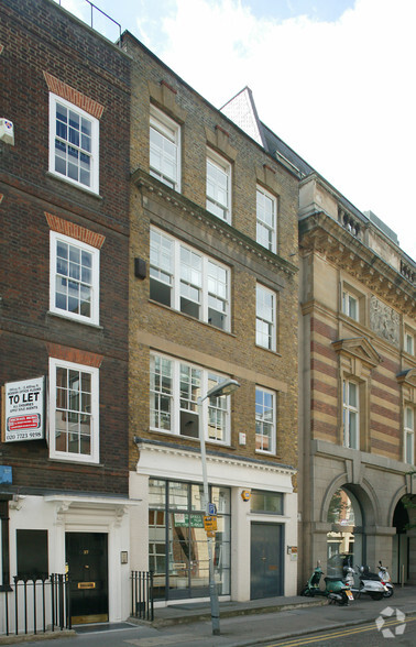 26 Britton St, London for lease - Building Photo - Image 2 of 5