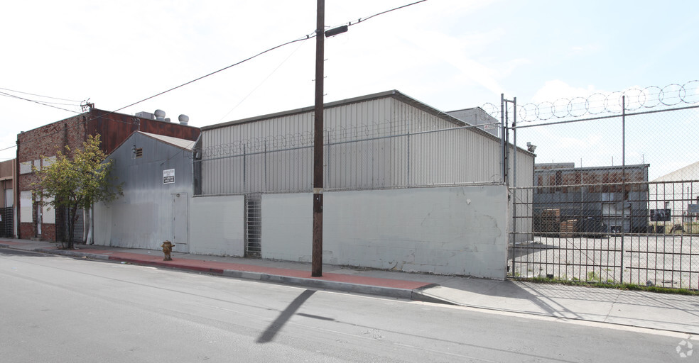 335-339 Clarence St, Los Angeles, CA for sale - Primary Photo - Image 1 of 1