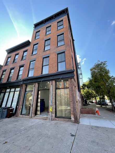 246 Patchen Ave, Brooklyn, NY for lease - Building Photo - Image 3 of 5