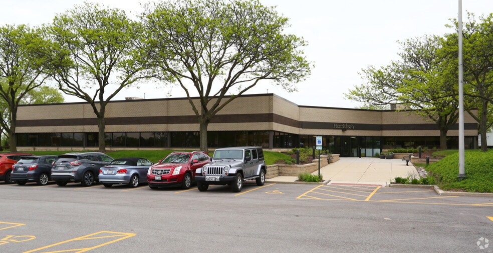 1101 W Thorndale Ave, Itasca, IL à vendre - Photo du bâtiment - Image 2 de 9
