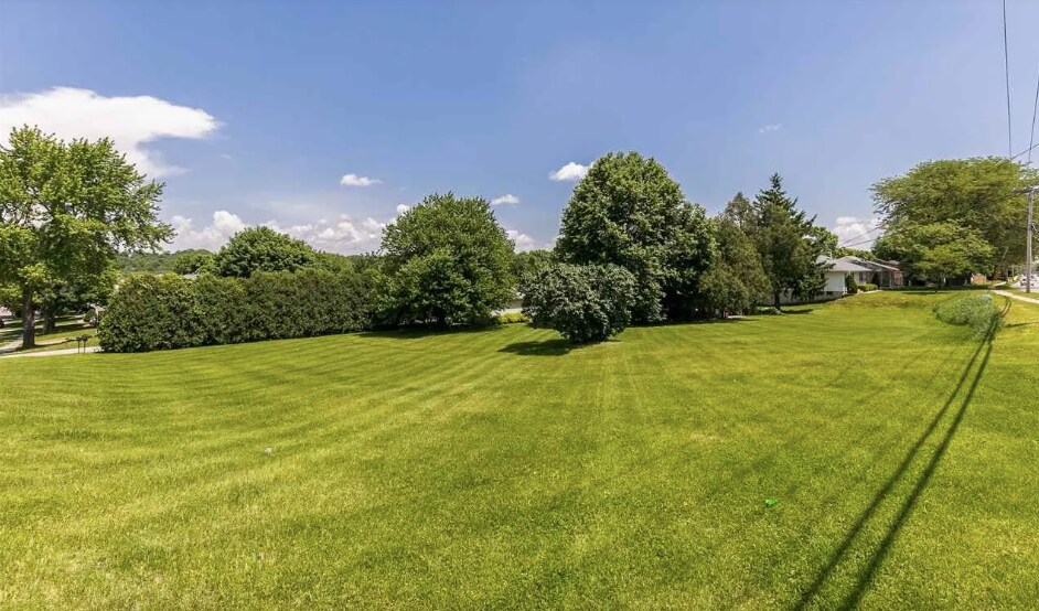 3010 Johnson Ave NW, Cedar Rapids, IA à vendre - Photo du bâtiment - Image 3 de 9