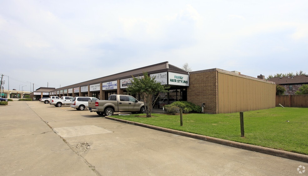 4611-4711 S Main St, Stafford, TX for lease - Primary Photo - Image 1 of 7